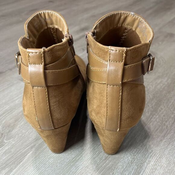 New Directions Faux Suede Trilly Wedge Ankle Boots Size 10 Women’s Brown / Tan - Picture 5 of 15